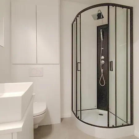 Апартаменты Cozy In With Wifi